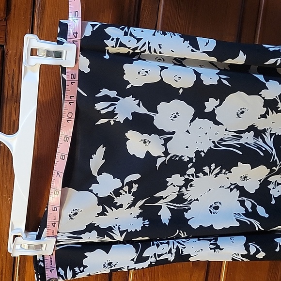 Skirt - Picture 3 of 4